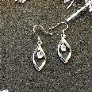 🥳 NEW Fashion Earrings with Dangling Crystal